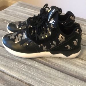 adidas tubular runner